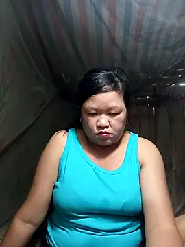 Snapshot of riso-00 chatting on 09/27/25, 01:32 riso-00 online show from 09/27/25, 01:32