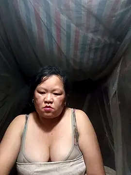 Snapshot of riso-00 chatting on 09/27/25, 01:38 riso-00 online show from 09/27/25, 01:38