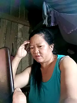 Snapshot of riso-00 chatting on 09/29/25, 03:06 riso-00 online show from 09/29/25, 03:06