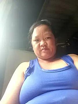 Snapshot of riso-00 chatting on 10/01/25, 03:56 riso-00 online show from 10/01/25, 03:56