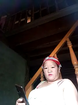 Snapshot of riso-00 chatting on 10/05/25, 03:38 riso-00 online show from 10/05/25, 03:38