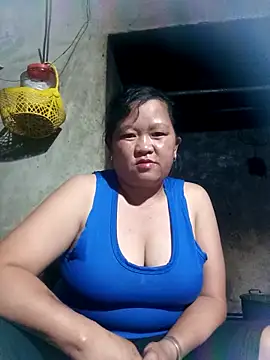 Snapshot of riso-00 chatting on 10/14/25, 01:34 riso-00 online show from 10/14/25, 01:34