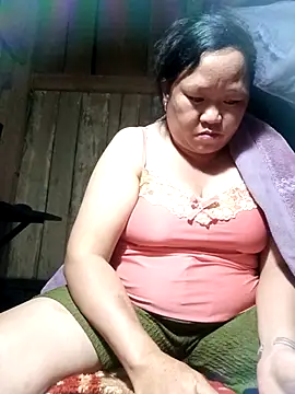 Snapshot of riso-00 chatting on 10/31/25, 04:08 riso-00 online show from 10/31/25, 04:08