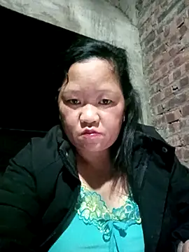 Snapshot of riso-00 chatting on 12/14/25, 02:11 riso-00 online show from 12/14/25, 02:11