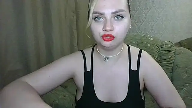 Snapshot of Oryneli chatting on 07/14/26, 10:37 Oryneli online show from 07/14/26, 10:37