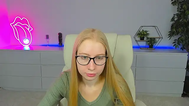 Alina Blonde online show from 09/13/25, 05:40