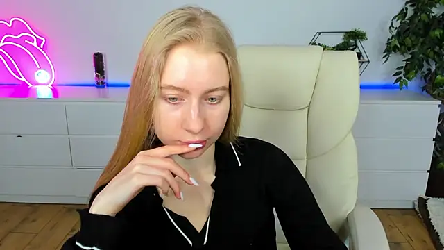 Alina Blonde online show from 02/08/26, 06:39