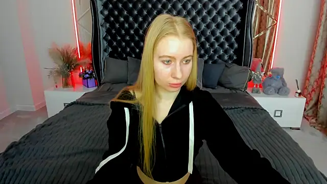 Alina Blonde online show from 04/18/26, 05:44