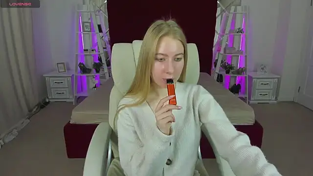 Alina Blonde online show from 04/23/26, 05:41