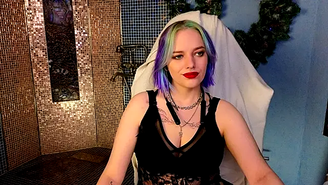 Eniferi online show from 12/21/25, 02:02