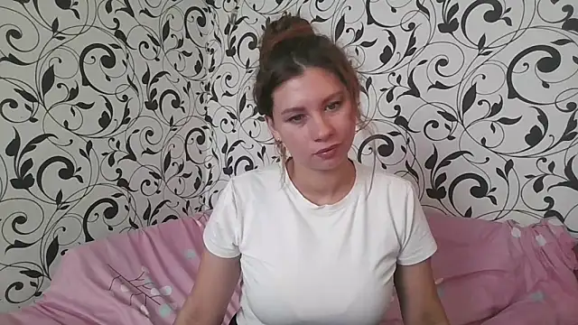 YourEmilie online show from 10/08/25, 08:01