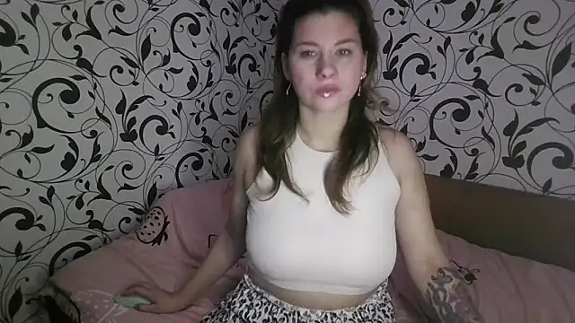 YourEmilie online show from 11/15/25, 04:36