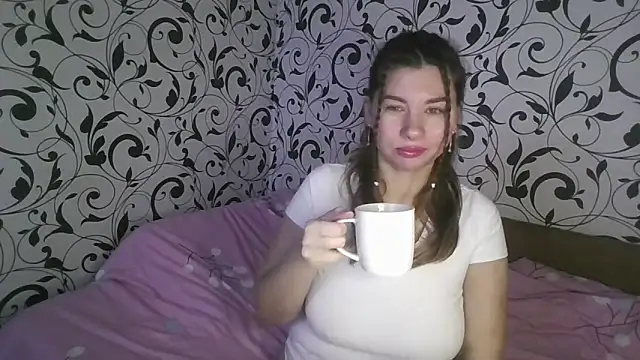 Snapshot of YourEmilie chatting on 12/23/25, 09:29 YourEmilie online show from 12/23/25, 09:29