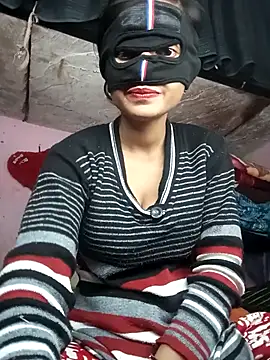 Snapshot of Hotcp6 chatting on 12/16/25, 10:09 Hotcp6 online show from 12/16/25, 10:09