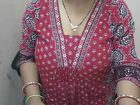 bold naina online show from 11/28/25, 04:04