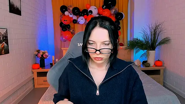 Snapshot of JulsMumi chatting on 10/18/25, 01:56 JulsMumi online show from 10/18/25, 01:56
