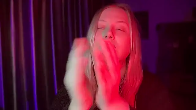 BikiHellena online show from 02/04/26, 07:31