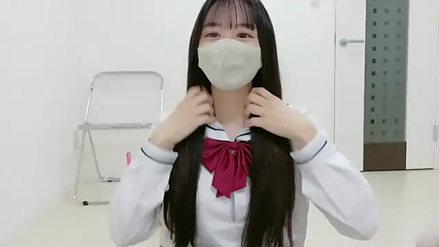  Mia land  online show from 11/24/25, 01:11