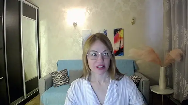 shy hot cat online show from 12/02/25, 09:03