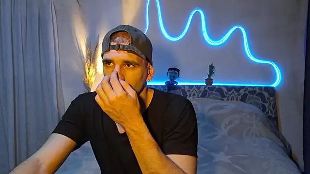 ObeyLust online show from 11/18/25, 01:00