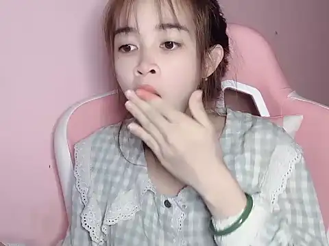 Suna7383 online show from 12/17/25, 05:08