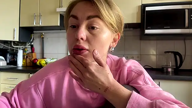 MartaLuna  online show from 04/22/26, 09:11