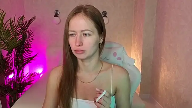 bella li   online show from 12/21/25, 01:24