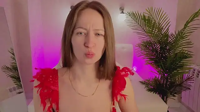 Snapshot of bella_li__ chatting on 01/14/26, 01:11 bella li online show from 01/14/26, 01:11