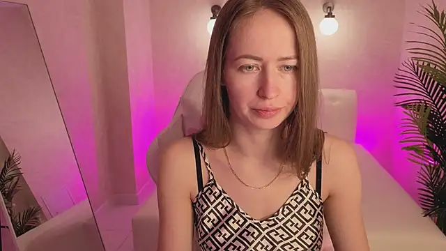 Snapshot of bella_li__ chatting on 01/17/26, 01:10 bella li online show from 01/17/26, 01:10