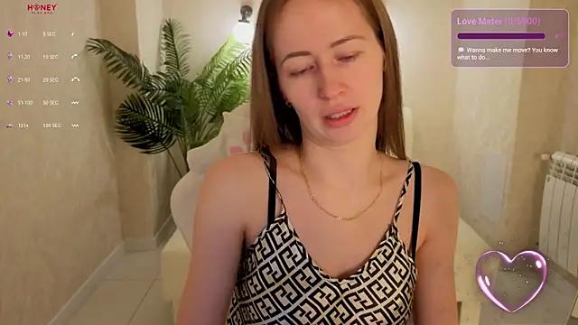 Snapshot of bella_li__ chatting on 02/11/26, 01:21 bella li online show from 02/11/26, 01:21