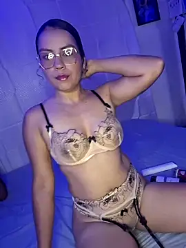 Chloe y Dante online show from 10/09/25, 04:10