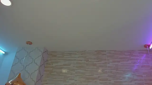 Snapshot of AliceVegga chatting on 12/02/25, 02:39 AliceVegga online show from 12/02/25, 02:39