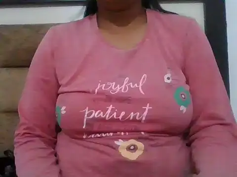 Snapshot of Bhabhi_osm chatting on 11/20/25, 08:14 Bhabhi osm online show from 11/20/25, 08:14