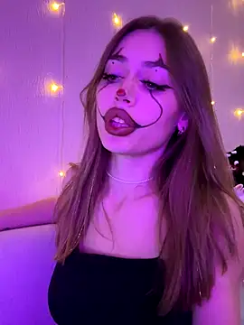 Elizabeth Tay online show from 10/31/25, 05:58