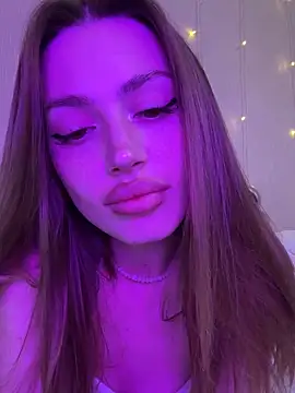 Elizabeth Tay online show from 12/21/25, 06:37