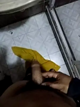 Snapshot of reycam97 chatting on 02/24/26, 01:20 reycam97 online show from 02/24/26, 01:20