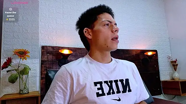 Snapshot of JhosuaVega chatting on 11/08/25, 09:35 JhosuaVega online show from 11/08/25, 09:35