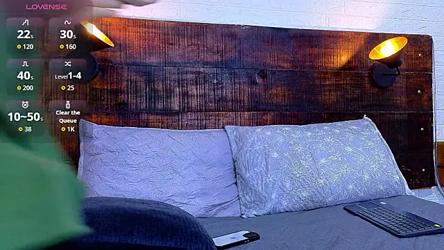 Snapshot of JhosuaVega chatting on 12/04/25, 02:54 JhosuaVega online show from 12/04/25, 02:54