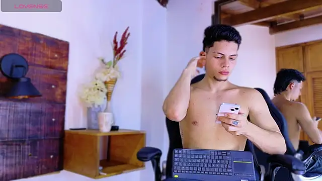 JhosuaVega online show from 04/12/26, 07:08