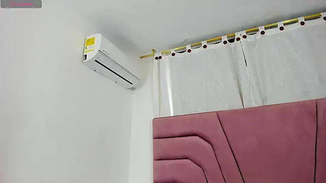 miajhonsonx online show from 12/17/25, 02:12