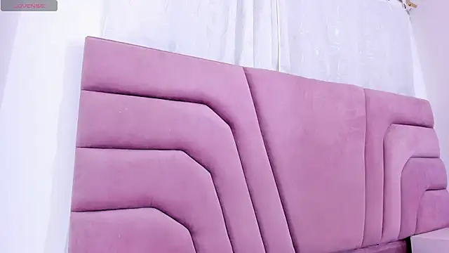 miajhonsonx online show from 02/18/26, 01:51