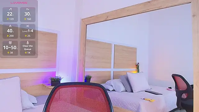 Snapshot of ValeryCortezm chatting on 11/08/25, 12:16 ValeryCortezm online show from 11/08/25, 12:16