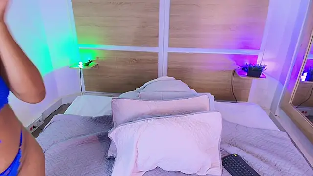 Snapshot of ValeryCortezm chatting on 02/17/26, 12:45 ValeryCortezm online show from 02/17/26, 12:45