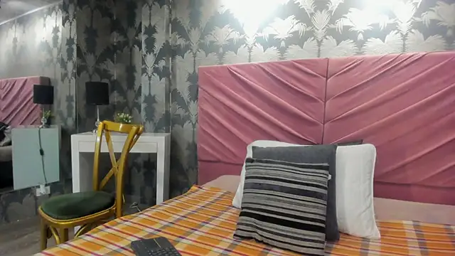 VictoriaQueen Fg online show from 10/21/25, 01:23