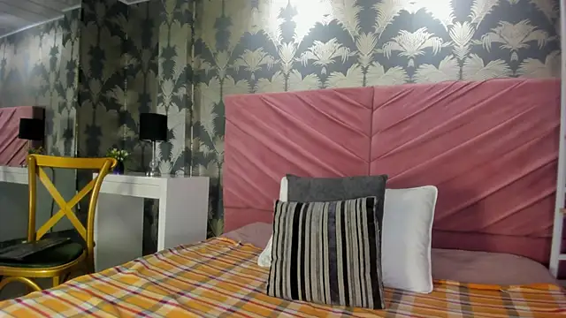 VictoriaQueen Fg online show from 10/23/25, 12:59