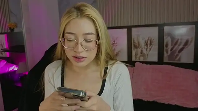 tokyoluu online show from 09/17/25, 09:49