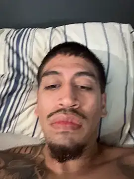 Snapshot of busnfatnutsLildee chatting on 10/30/25, 07:54 busnfatnutsLildee online show from 10/30/25, 07:54