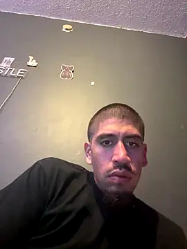 Snapshot of busnfatnutsLildee chatting on 11/21/25, 12:15 busnfatnutsLildee online show from 11/21/25, 12:15