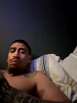 Snapshot of busnfatnutsLildee chatting on 11/29/25, 04:48 busnfatnutsLildee online show from 11/29/25, 04:48