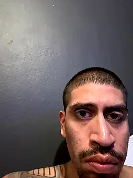 Snapshot of busnfatnutsLildee chatting on 12/04/25, 01:04 busnfatnutsLildee online show from 12/04/25, 01:04